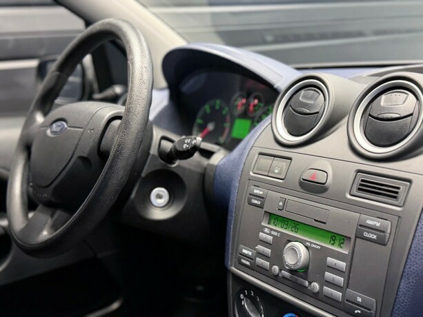 ford-fiesta-diesel-2006-big-13