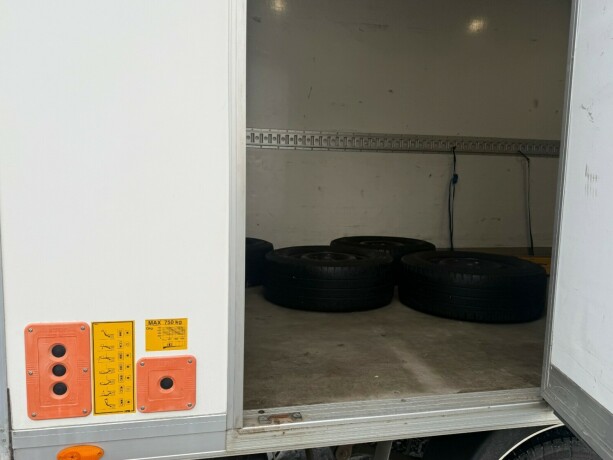 ford-transit-diesel-2020-big-11