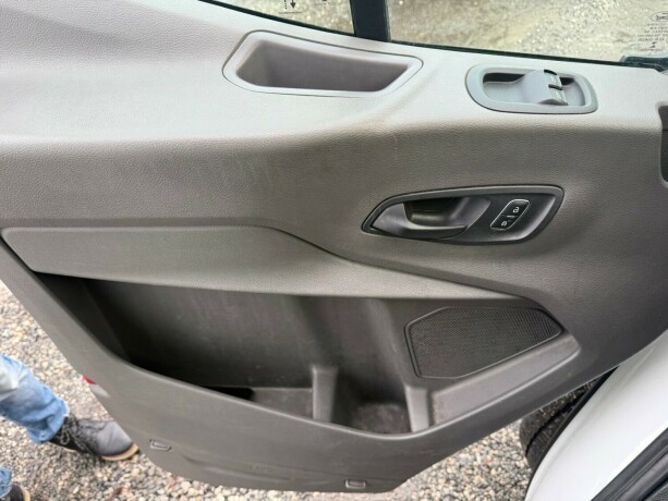 ford-transit-diesel-2020-big-17