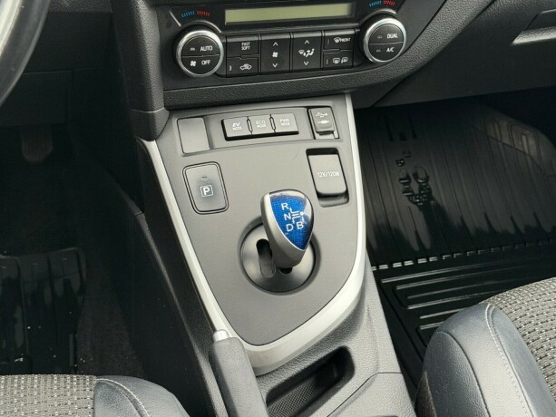 toyota-auris-bensin-2015-big-9