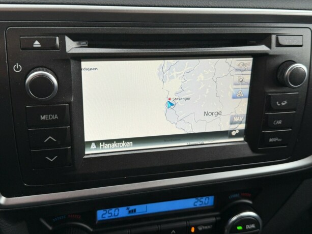 toyota-auris-bensin-2015-big-12