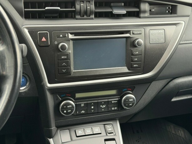 toyota-auris-bensin-2015-big-8