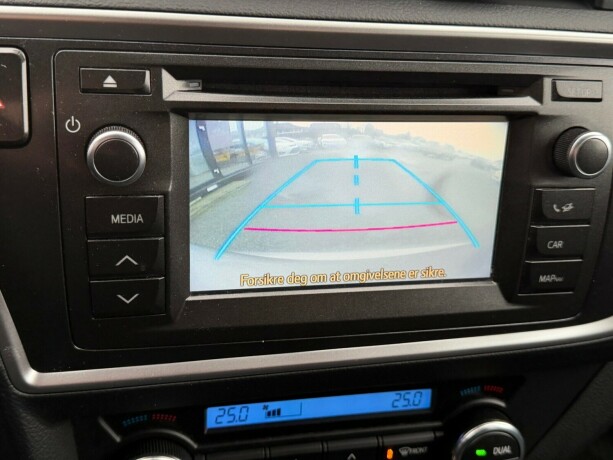 toyota-auris-bensin-2015-big-11