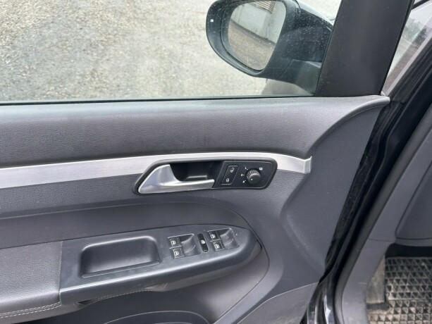 volkswagen-touran-diesel-2010-big-11