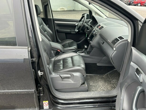 volkswagen-touran-diesel-2010-big-9