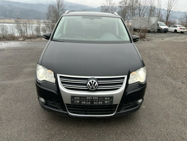 volkswagen-touran-diesel-2010-big-1