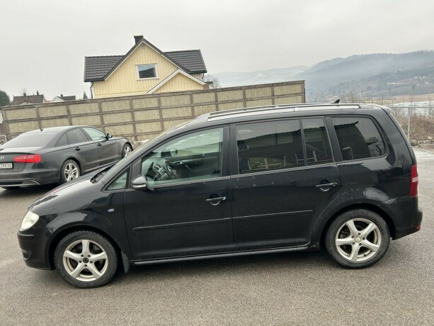 volkswagen-touran-diesel-2010-big-3