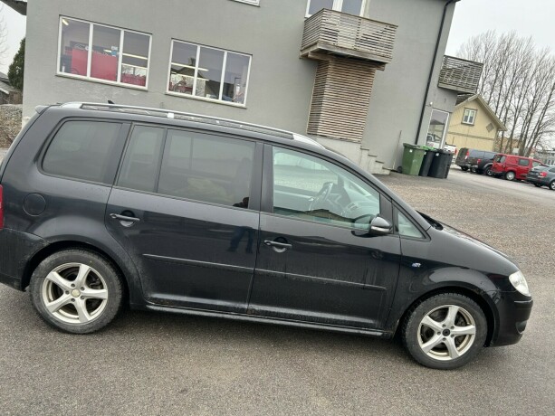 volkswagen-touran-diesel-2010-big-7