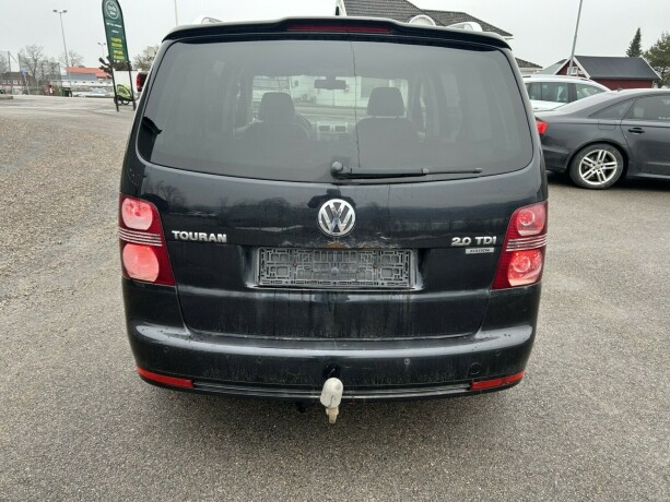 volkswagen-touran-diesel-2010-big-5