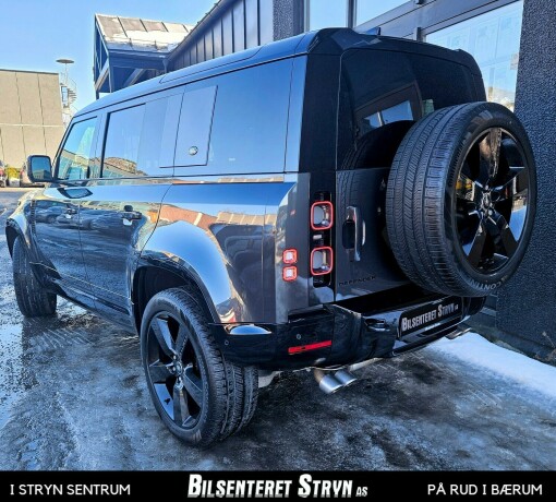 land-rover-defender-bensin-2023-big-3