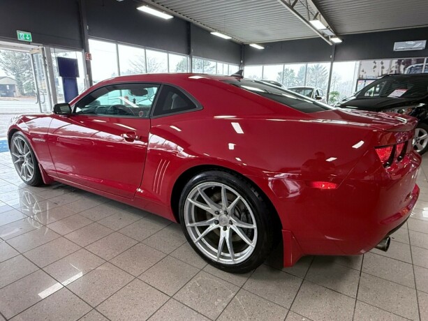 chevrolet-camaro-bensin-2010-big-5