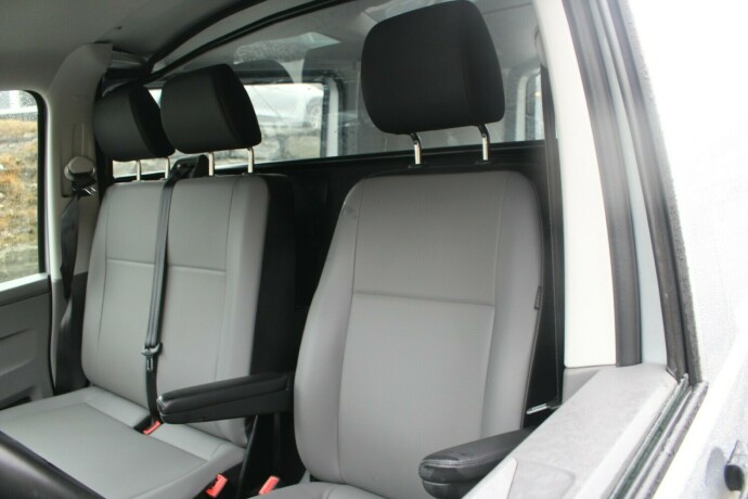 volkswagen-transporter-diesel-2023-big-7