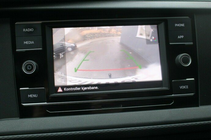 volkswagen-transporter-diesel-2023-big-17