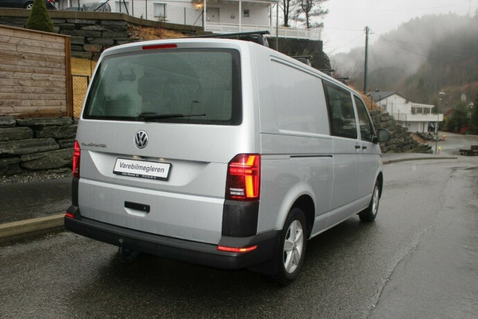 volkswagen-transporter-diesel-2023-big-3