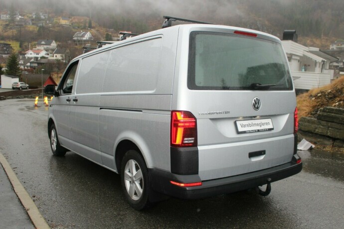 volkswagen-transporter-diesel-2023-big-2