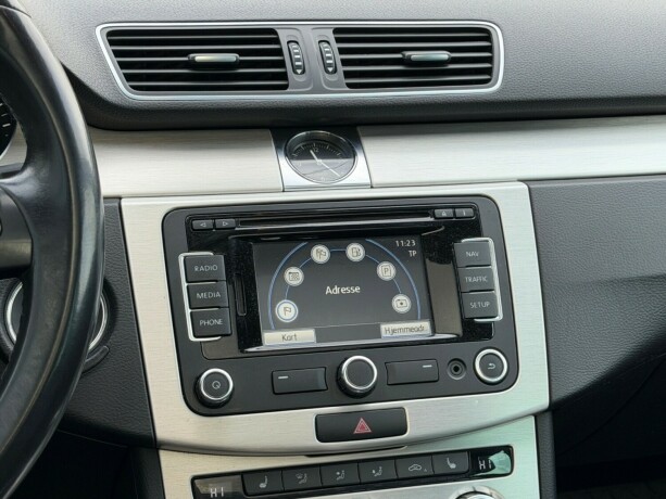 volkswagen-passat-diesel-2013-big-7