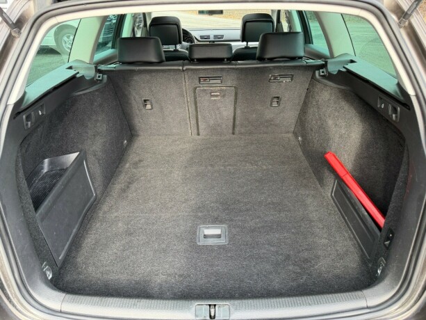 volkswagen-passat-diesel-2013-big-18