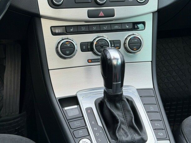 volkswagen-passat-diesel-2013-big-9