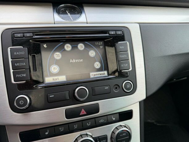 volkswagen-passat-diesel-2013-big-8