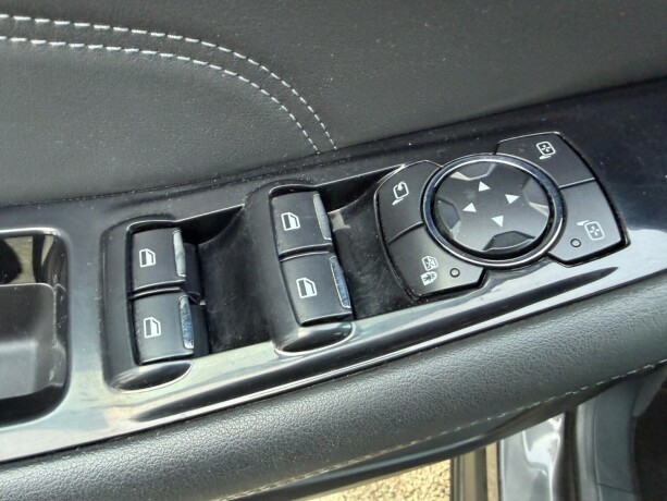 ford-s-max-diesel-2017-big-18