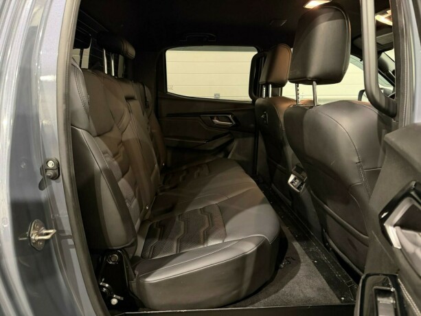 isuzu-d-max-diesel-2023-big-11