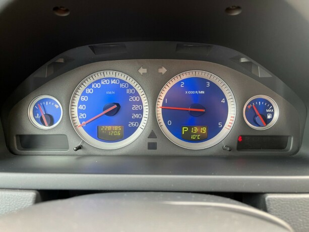 volvo-xc-90-diesel-2007-big-15