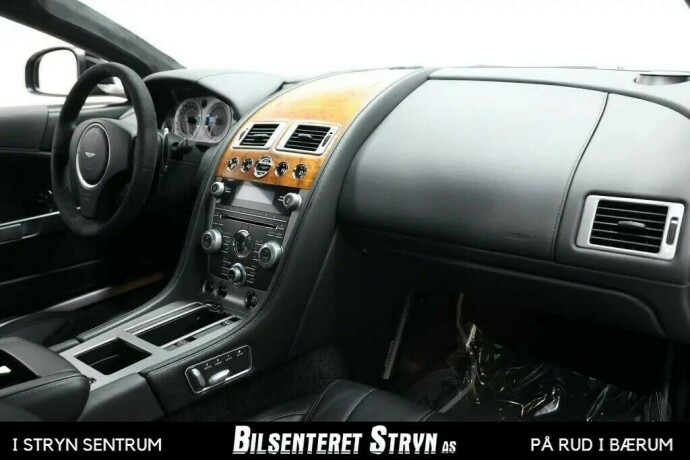 aston-martin-db9-bensin-2015-big-7