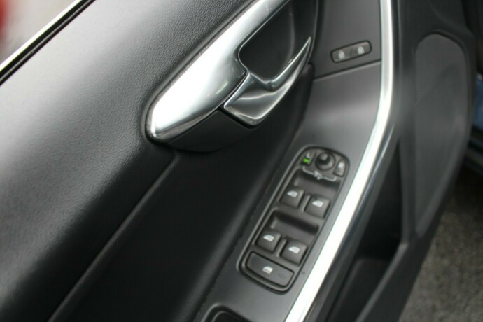 volvo-v60-diesel-2015-big-5