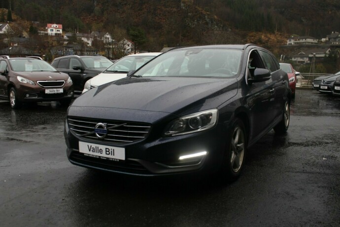 volvo-v60-diesel-2015-big-0