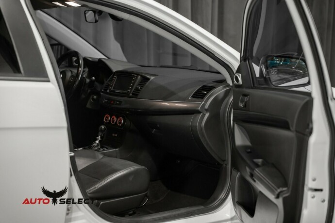 mitsubishi-lancer-bensin-2010-big-16