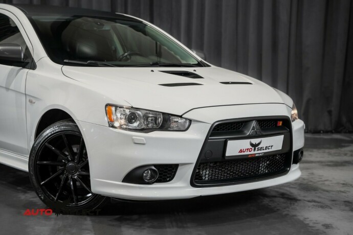 mitsubishi-lancer-bensin-2010-big-1