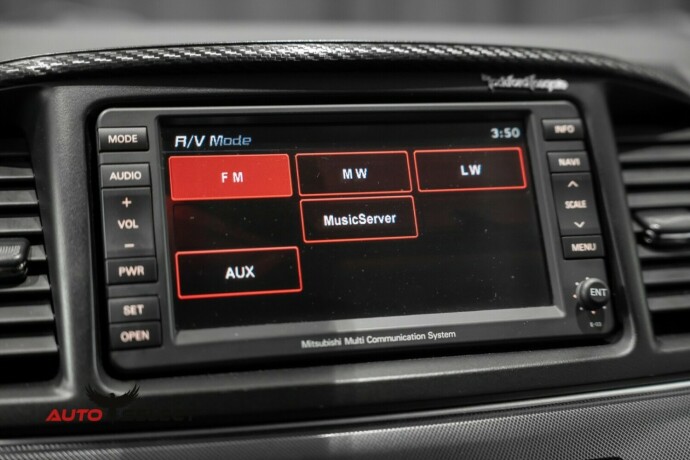 mitsubishi-lancer-bensin-2010-big-39