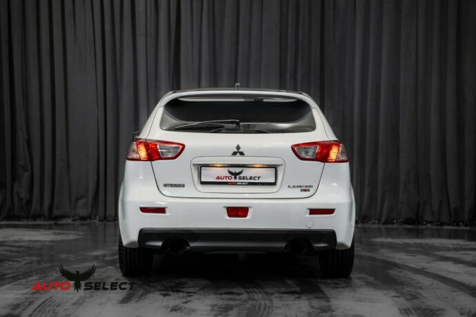 mitsubishi-lancer-bensin-2010-big-8