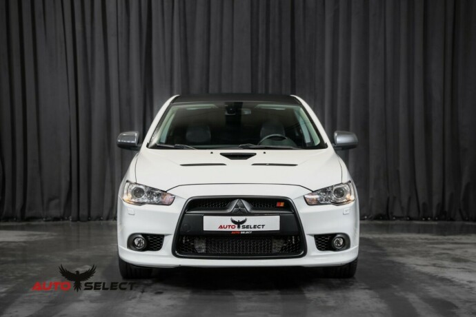 mitsubishi-lancer-bensin-2010-big-4