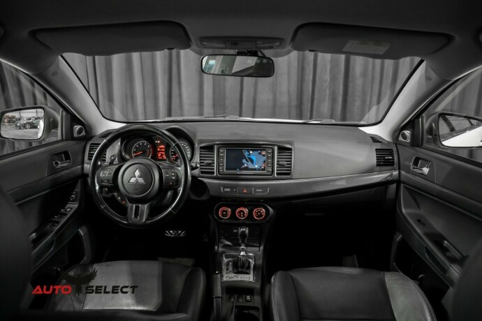 mitsubishi-lancer-bensin-2010-big-31