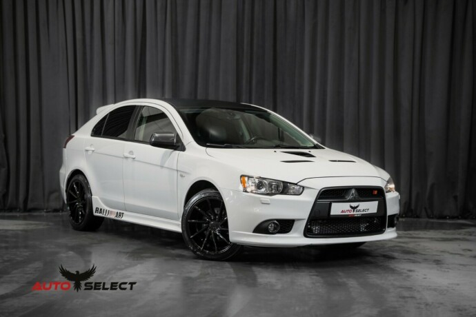 mitsubishi-lancer-bensin-2010-big-0