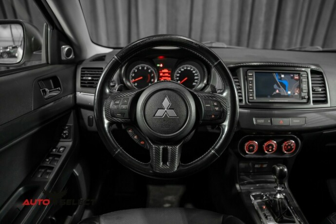 mitsubishi-lancer-bensin-2010-big-23