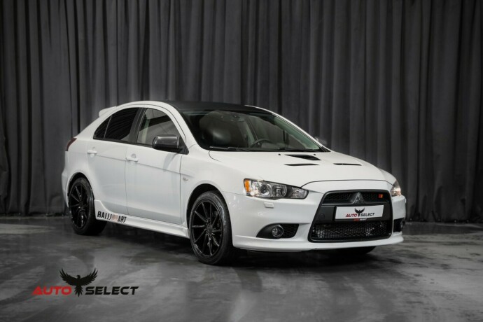 mitsubishi-lancer-bensin-2010-big-3