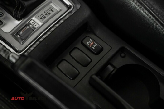 mitsubishi-lancer-bensin-2010-big-35