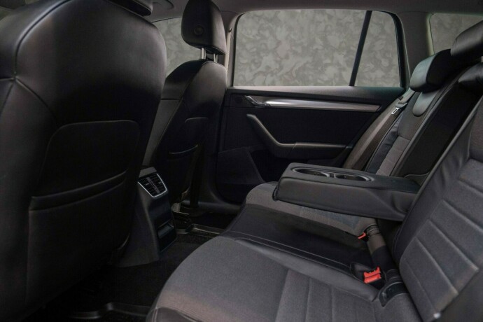 skoda-octavia-diesel-2013-big-30