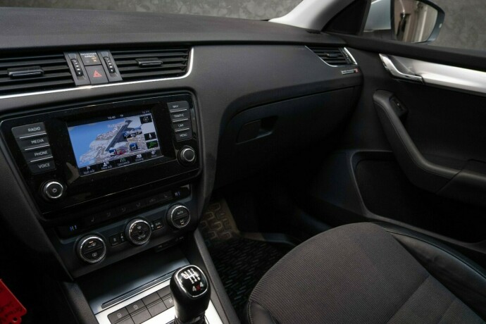 skoda-octavia-diesel-2013-big-17