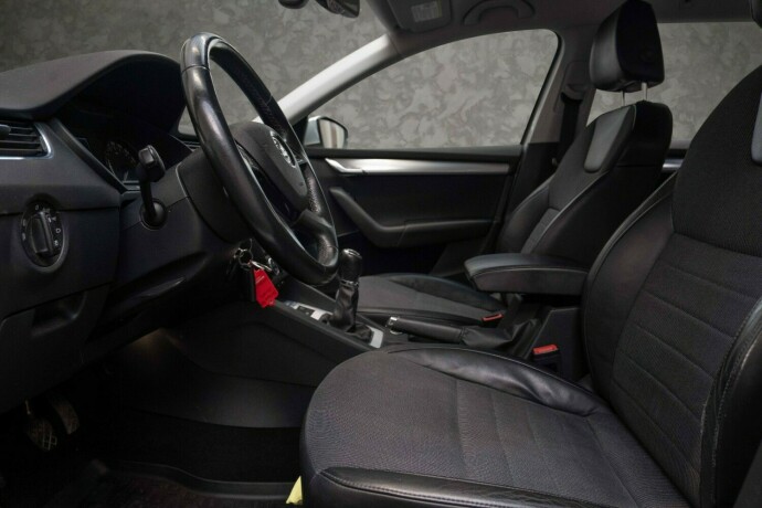 skoda-octavia-diesel-2013-big-24