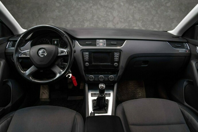 skoda-octavia-diesel-2013-big-27