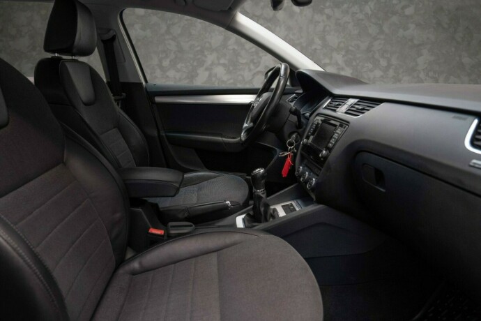 skoda-octavia-diesel-2013-big-28