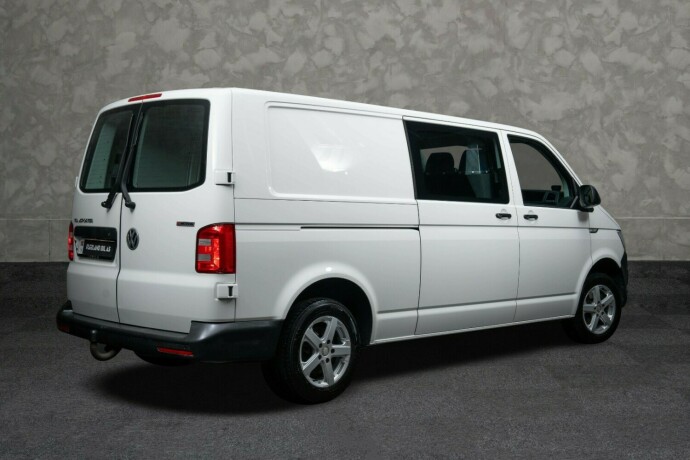 volkswagen-transporter-diesel-2018-big-8