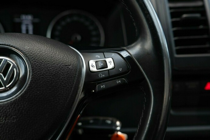 volkswagen-transporter-diesel-2018-big-17