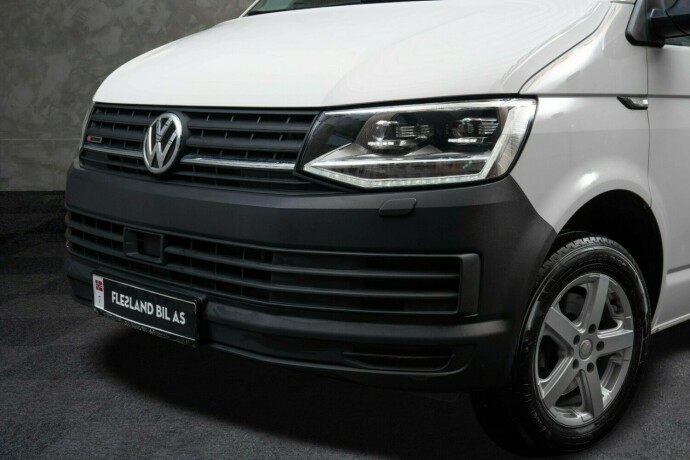 volkswagen-transporter-diesel-2018-big-2