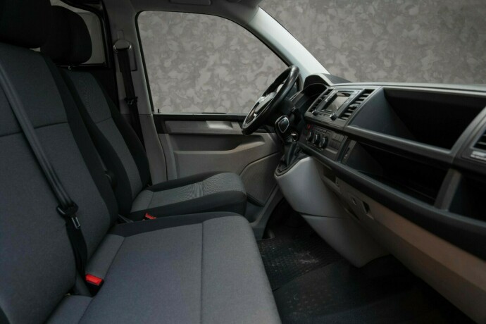 volkswagen-transporter-diesel-2018-big-26