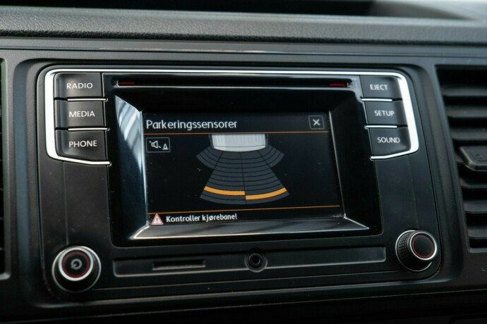 volkswagen-transporter-diesel-2018-big-21