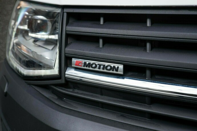 volkswagen-transporter-diesel-2018-big-5